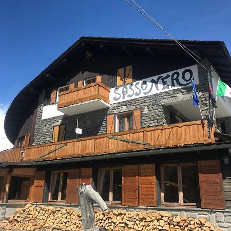 Hotel Sasso Nero à Chiesa in Valmalenco Extérieur photo