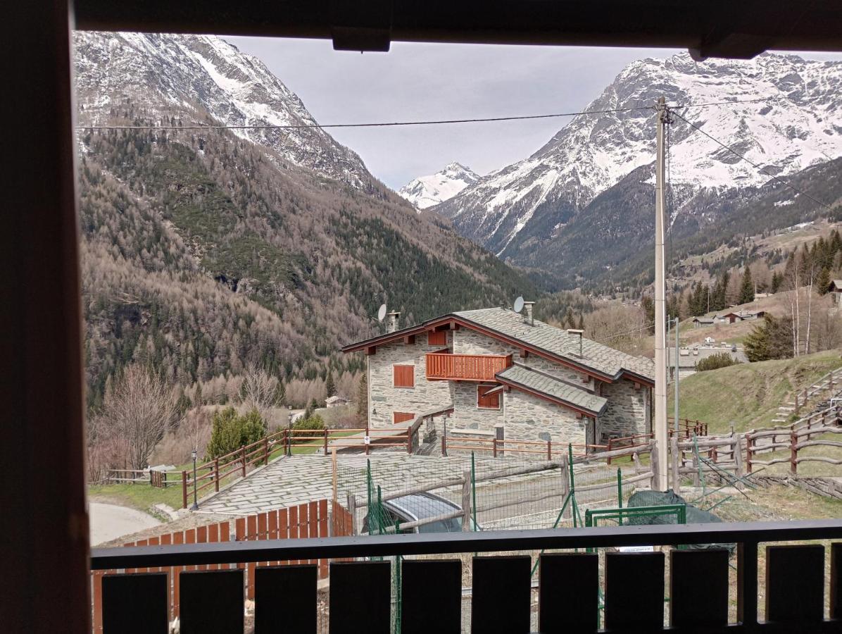 Hotel Sasso Nero à Chiesa in Valmalenco Extérieur photo