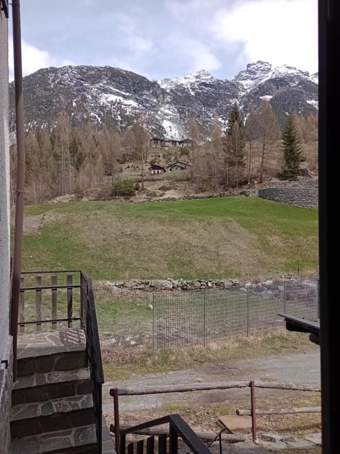 Hotel Sasso Nero à Chiesa in Valmalenco Extérieur photo