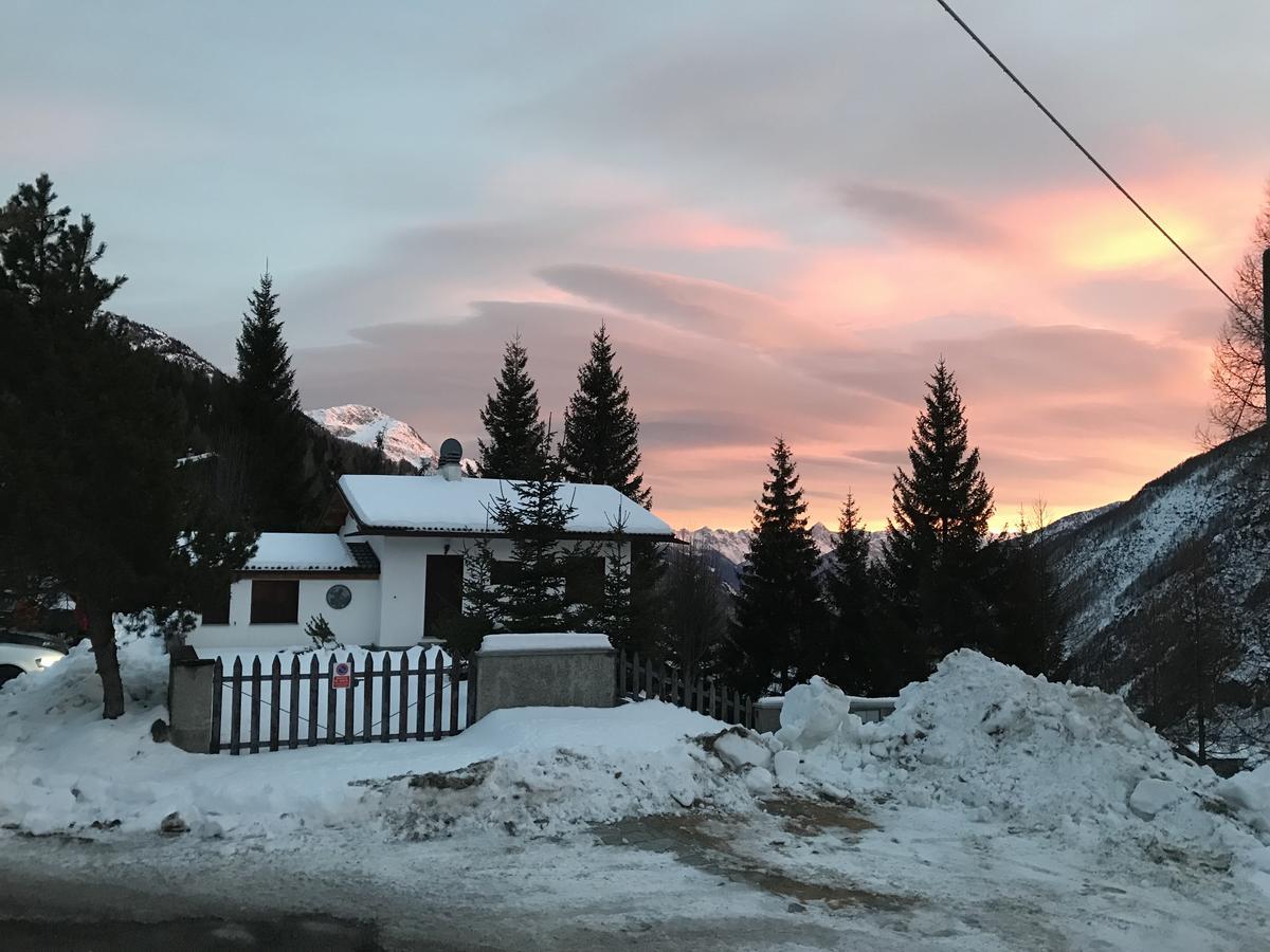 Hotel Sasso Nero à Chiesa in Valmalenco Extérieur photo