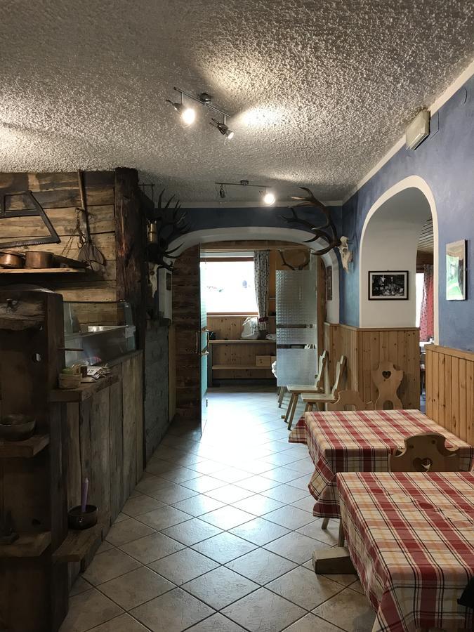 Hotel Sasso Nero à Chiesa in Valmalenco Extérieur photo